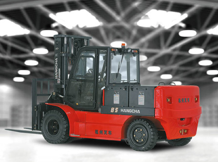 1-230H01404115C 金昌叉车租赁中叉车更换电池时要把稳点.jpg